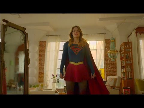 Kara prova o uniforme de Supergirl e combate criminosos - DUBLADO (Português-BR) HD | Supergirl 1x01