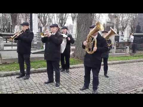 Muzika trubači za sahrane "Tiho noći moje zlato spava"