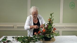 Back to Basics   How to Make a Traditional  Asymmetrical Triangle Arrangement