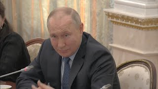 Владимир Путин: Россия думает над выходом из зерновой сделки