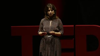 Che senso ha se  solo tu ti salvi? | Vittoria Chiacchella | TEDxPerugia