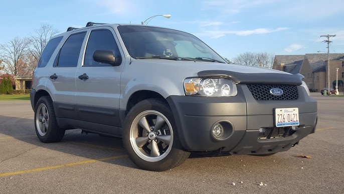 LIFTED STRAIGHT PIPED FORD ESCAPE WALKAROUND 