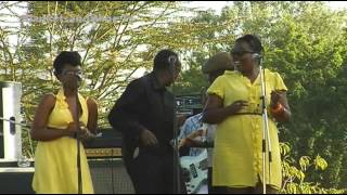 Harry Kimani performs "African Woman" @ Blankets and Wine 38