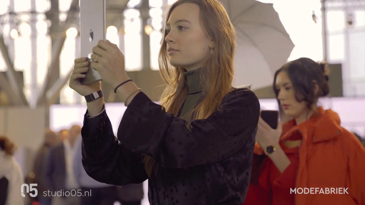 Augmented Reality for Fashion & Retail YouTube