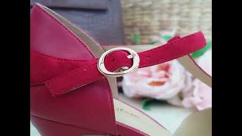 How to use the Quick Release Buckle