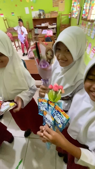 Terima kasih anak-anak, semoga doa baiknya berbalik ke kalian semua🤗🥺 #hariguru #hgn #guru #sd