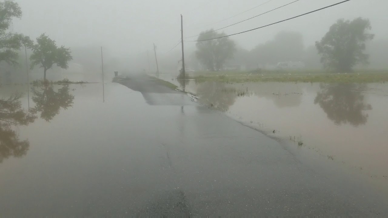 Flood waters rising - YouTube