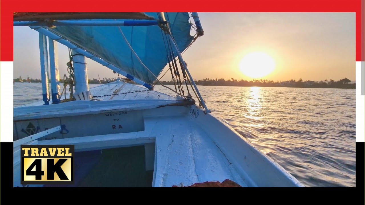 Круиз по Нилу в Felucca во время заката. 