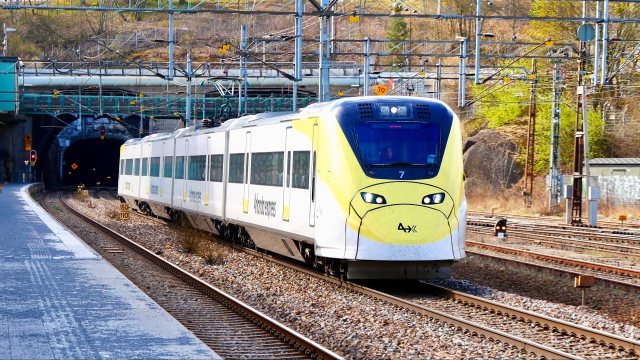 Tåg på Solna Station | X60 Pendeltåg, Rc6, Arlanda Express mm.