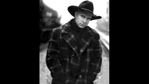 GARTH BROOKS IS INDUCTED INTO COUNTRY MUSIC HALL OF FAME