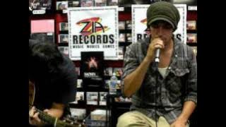 Saosin live playing You're not alone acoustic Zia