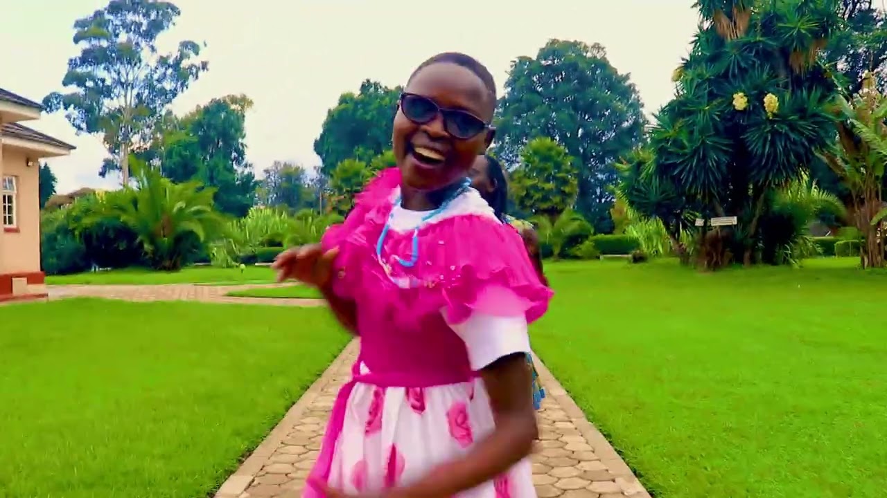 Christine Loyeye - Kikerinyta (Official Video)