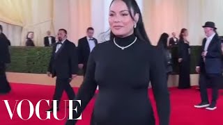 Vanessa Hudgens Announces Her Pregnancy At The Oscars