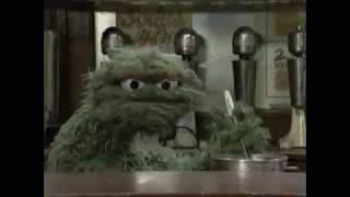 Classic Sesame Street - Oscar Looks for a Job