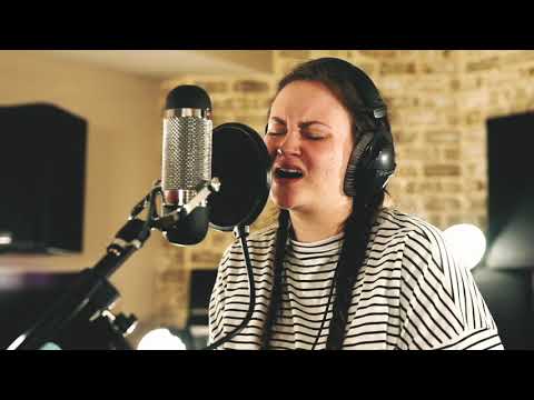 Suzy Jones - Natural Woman (Live in Studio)