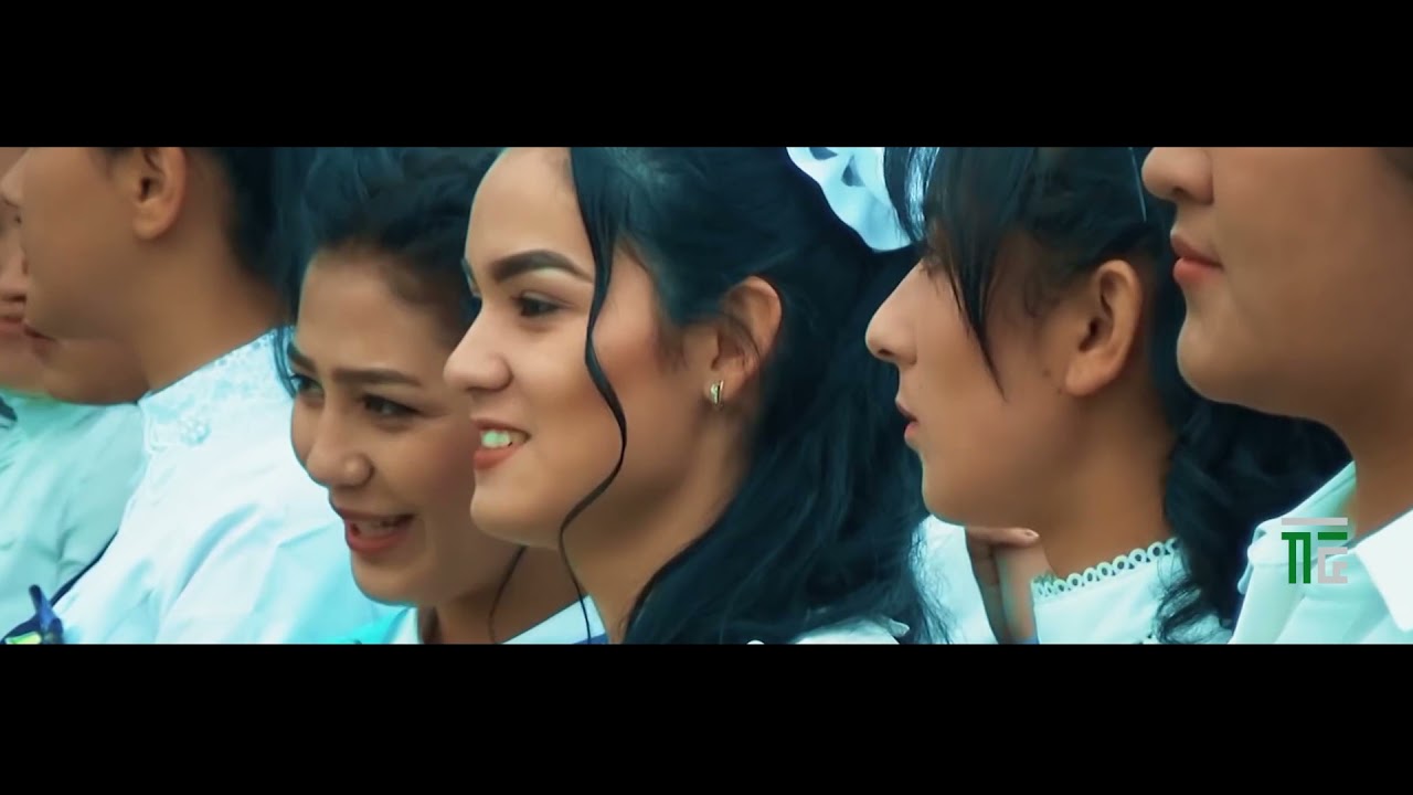 Uni jinsiy qogirchoqning ogziga soladi Pussies - bu erkaklarning nozikligi