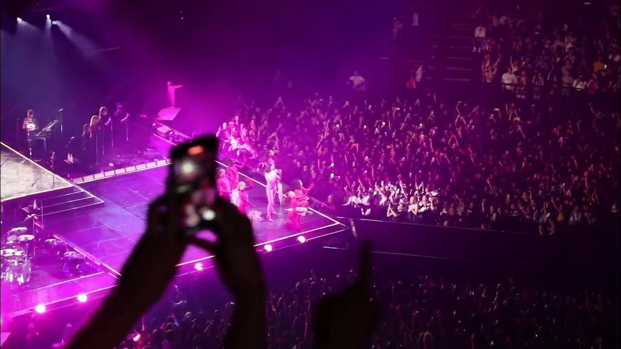 АККОР Арена Париж. Placebo - Live @ Accor Arena, Paris 2022. Future Nostalgia Tour Stage. Rihanna – le Gala des pieces jaunes event at the Accor Arena in Paris 01/26/2024.