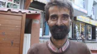 ÇAN' LI  SİNEK HASAN DEMİR ESNAF BANA BAKMIYOR DİYOR