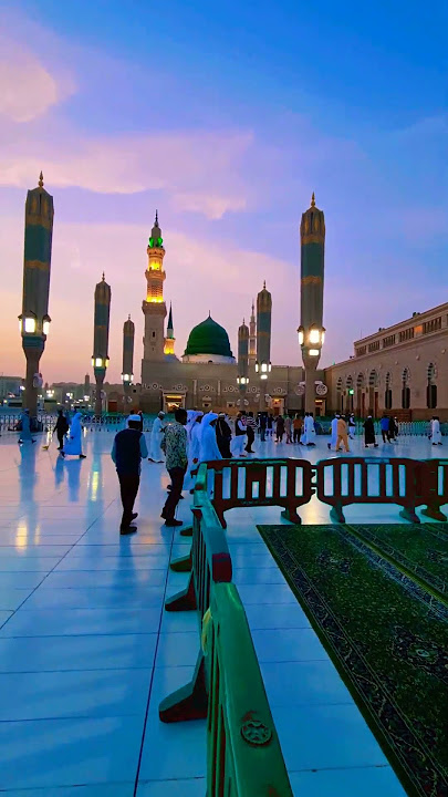 Wait 10 Sec For The Best View of Masjid Al Nabawi Ghumbad E Khizra | Madina Live #madina #shorts