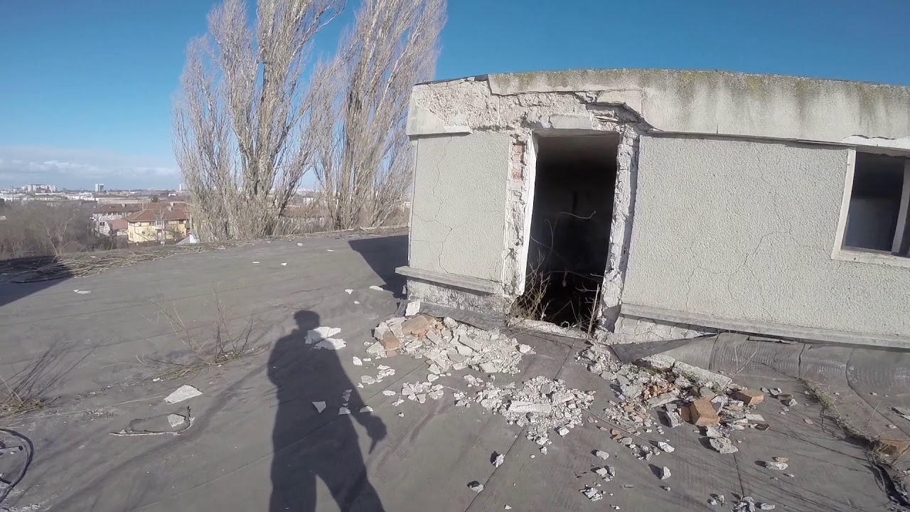 Exploring An Abandoned Factory - YouTube