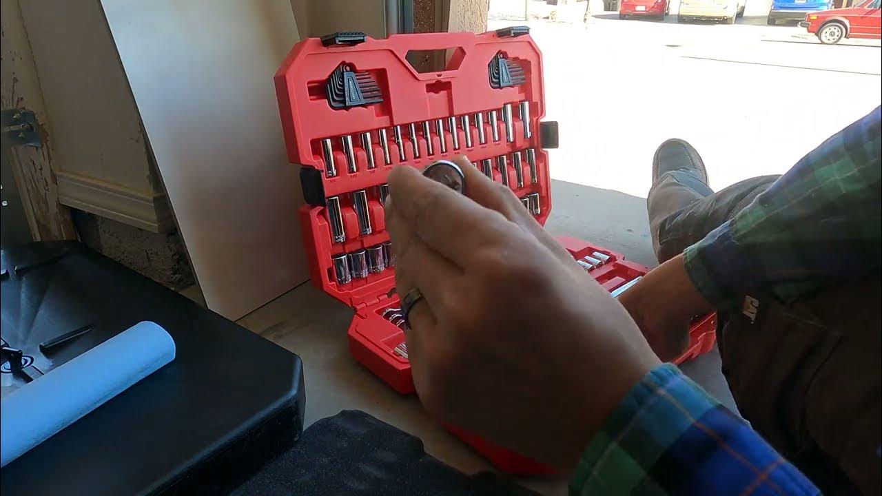 2010 Ford Escape Oil Change - YouTube