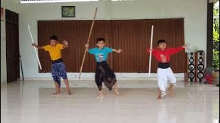 Belajar Tari Puspawresti (Putra)