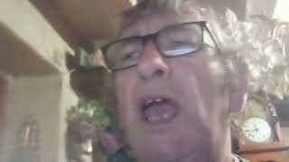 CM Schonberg le premier pas karaoké de Marcel bonjour les Amis Merci de votre écoute