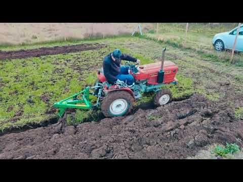 Wideo: Jak zaorać ogród traktorem?