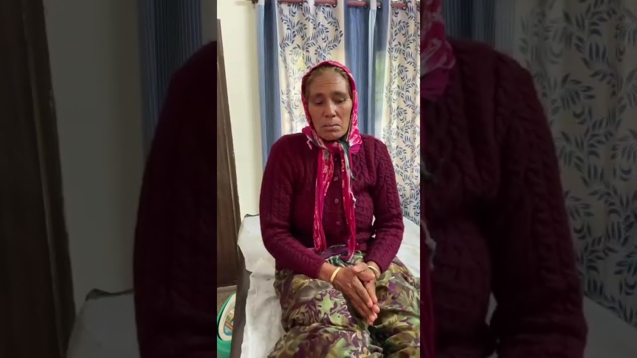 satisfaction of a lady after therapy at anamaydhara ayurvedalaya