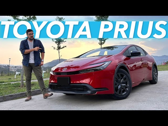 La Policía Nacional estrena 70 Toyota Prius+: sus nuevos coches patrulla  serán híbridos