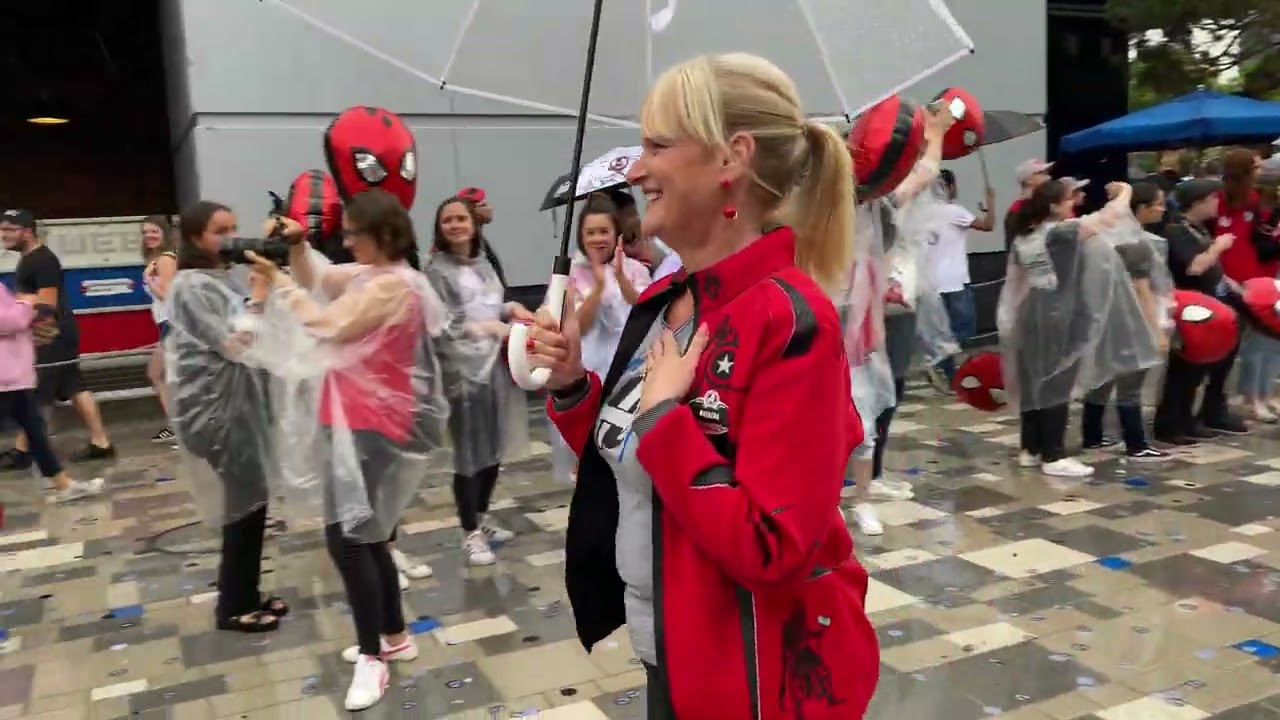 °o° Natacha Rafakski,, Jill Estorino et Josh D'Amaro à l'inauguration de l'Avengers Campus