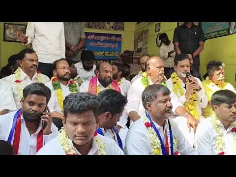 బీసీల దీక్షలతో దద్దరిల్లిన బిసి భవన్