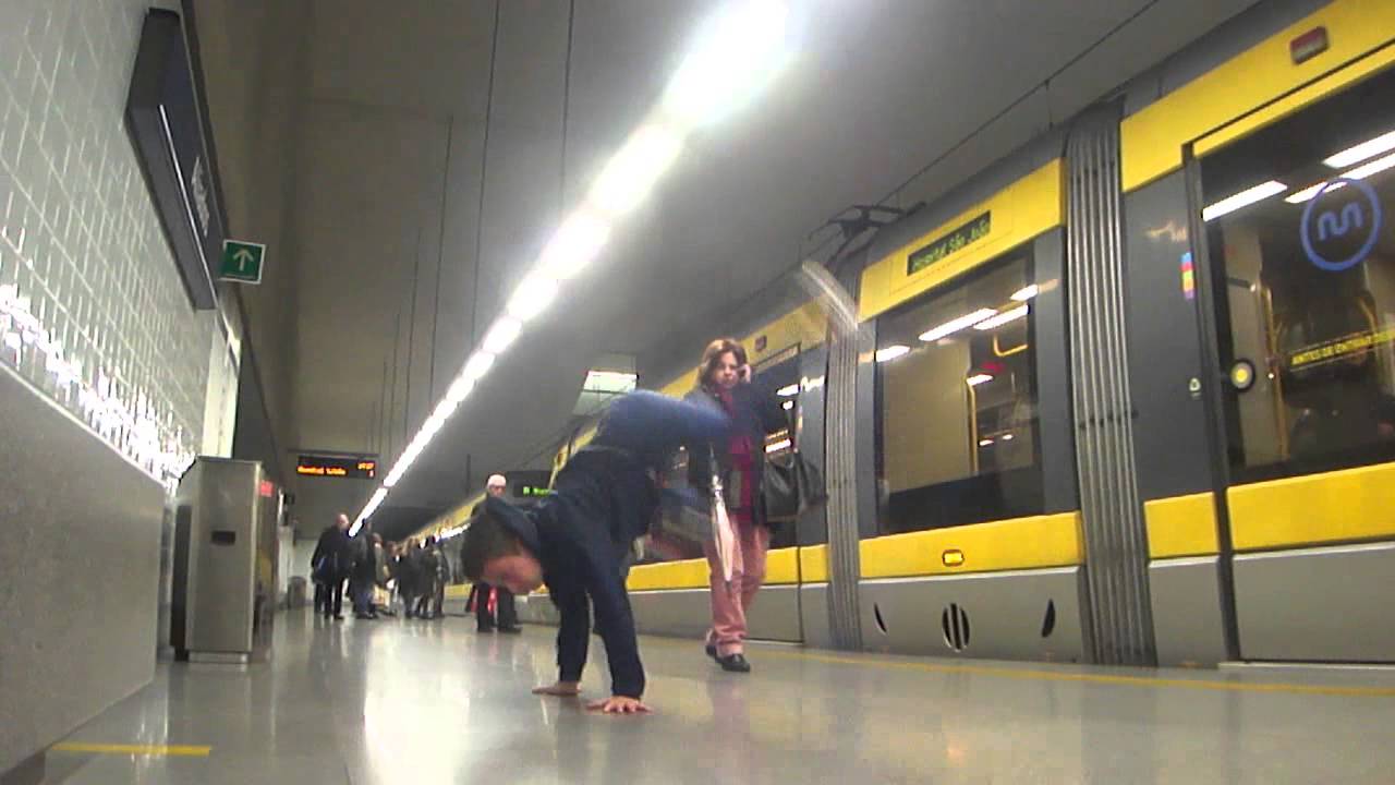BBOY BRUCE ALMIGHTY 2015 umbrella trick? YouTube