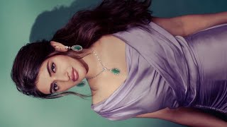 Sizzling Sreeleela Stunning Close-Up Vertical Video With Latest Sensational Images
