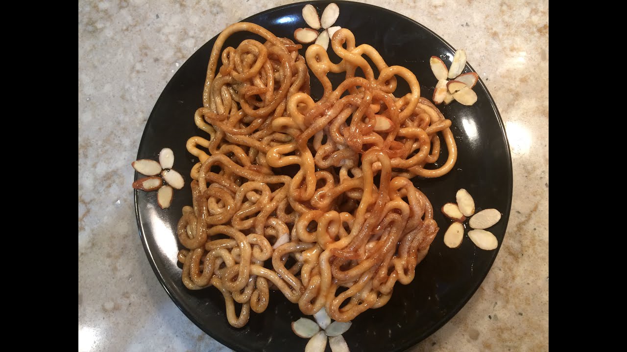 Thenkuzhal Murukku- Sweet Version with Palm Jaggery. Karupatti Mittai. English Subtitles.