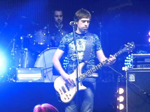 люди никогда не вспомнят наши. ногу свело наши юные смешные голоса обложка. ногу свело наши смешные голоса. наши юные смешные голоса ногу свело speed. ногу свело наши юные смешные.