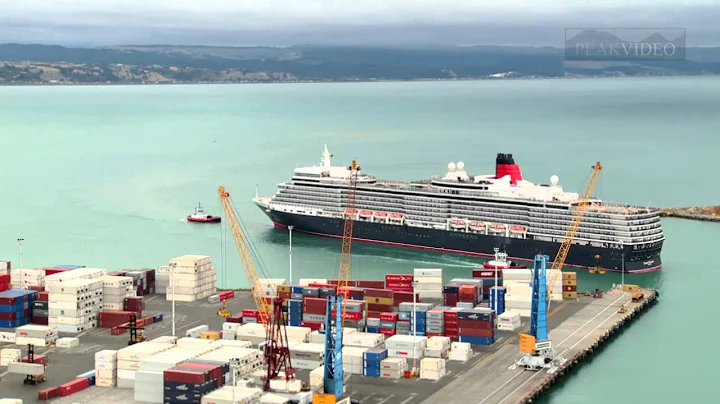 Queen Elizabeth ll cruise liner visits Napier 2013...