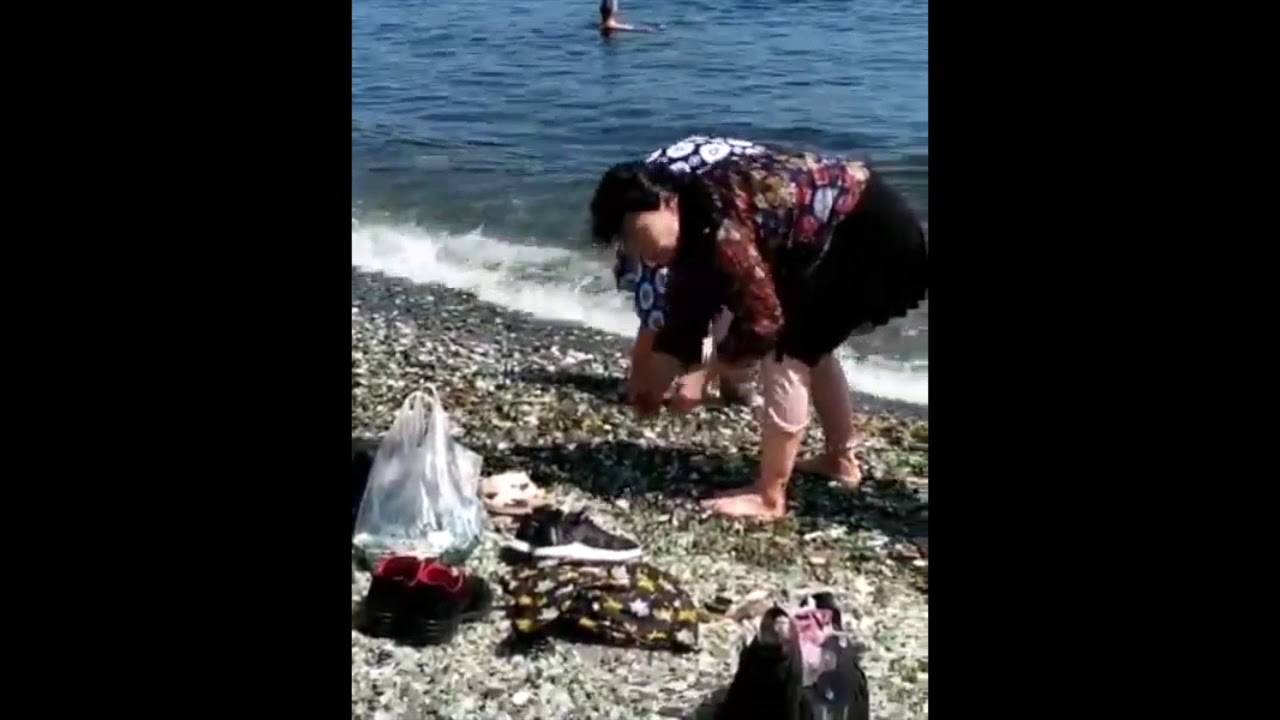 Chinese tourists bag jewels from one of world’s most unusual beaches