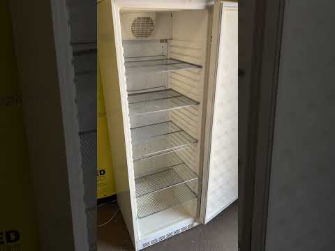 Холодильна середньотемпературна шафа LIEBHERR Profiline 4310 Австрія, бу, до мінус 4 градуса, глухі дверці, видео 1