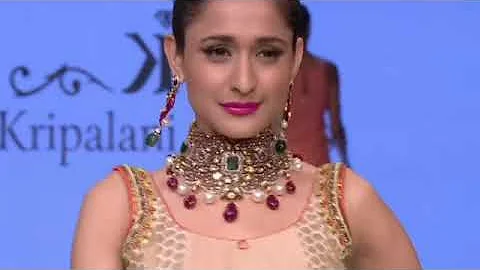 Yami Gautam walks for D.Navinchandra Exports at IIJW 2012