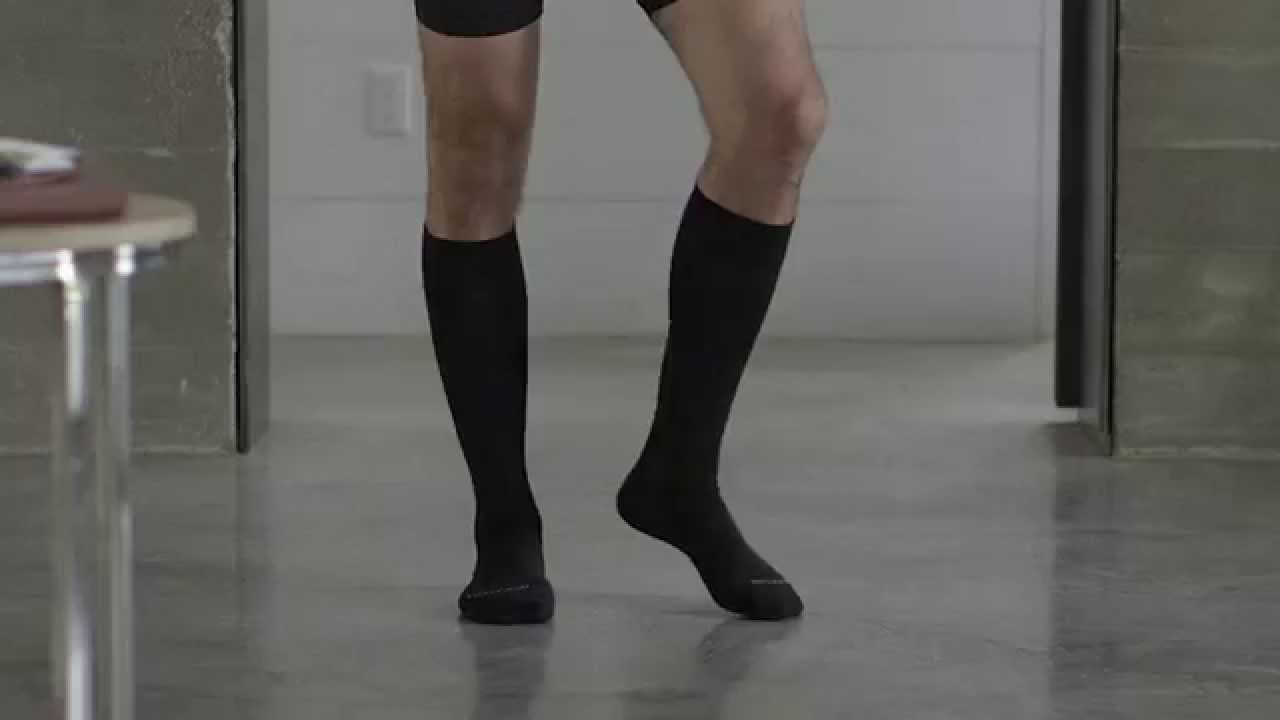 Tommy John: Socks in 10 seconds - YouTube