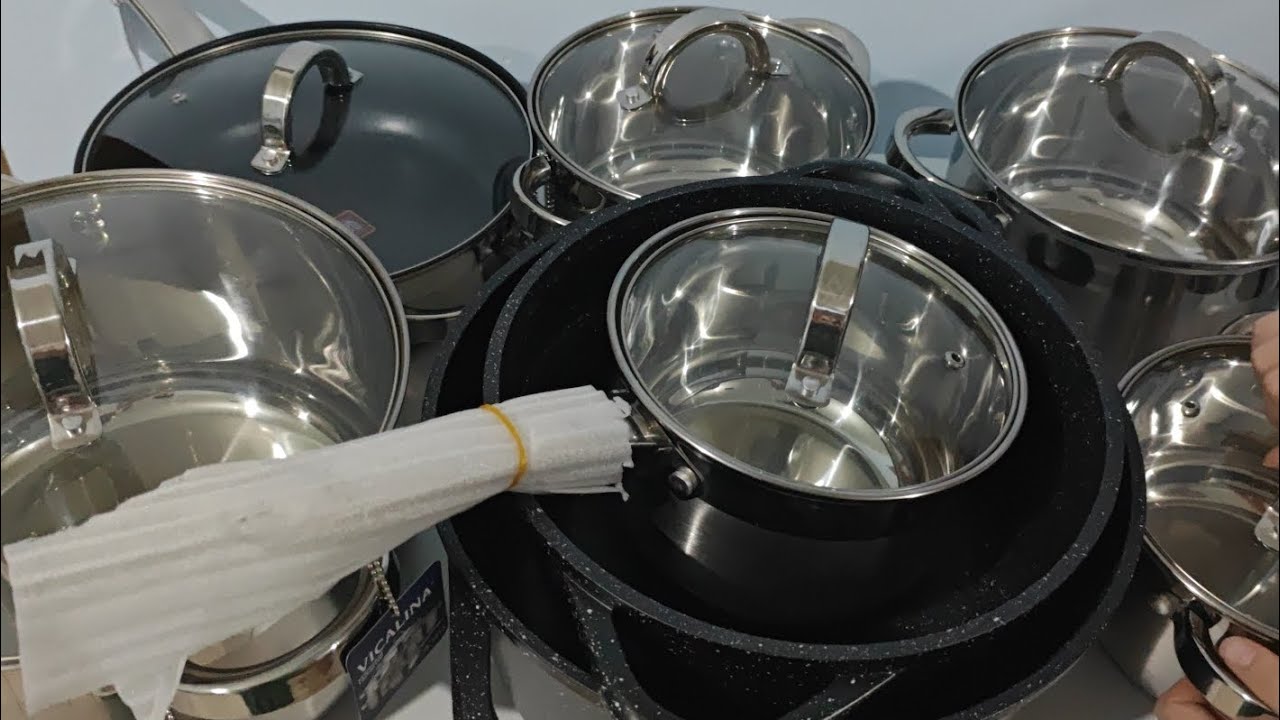 Набор посуды на 24 персоны. Фужеры, столовые приборы, чайный сервиз, кастрюли, сковородки, тарелки.