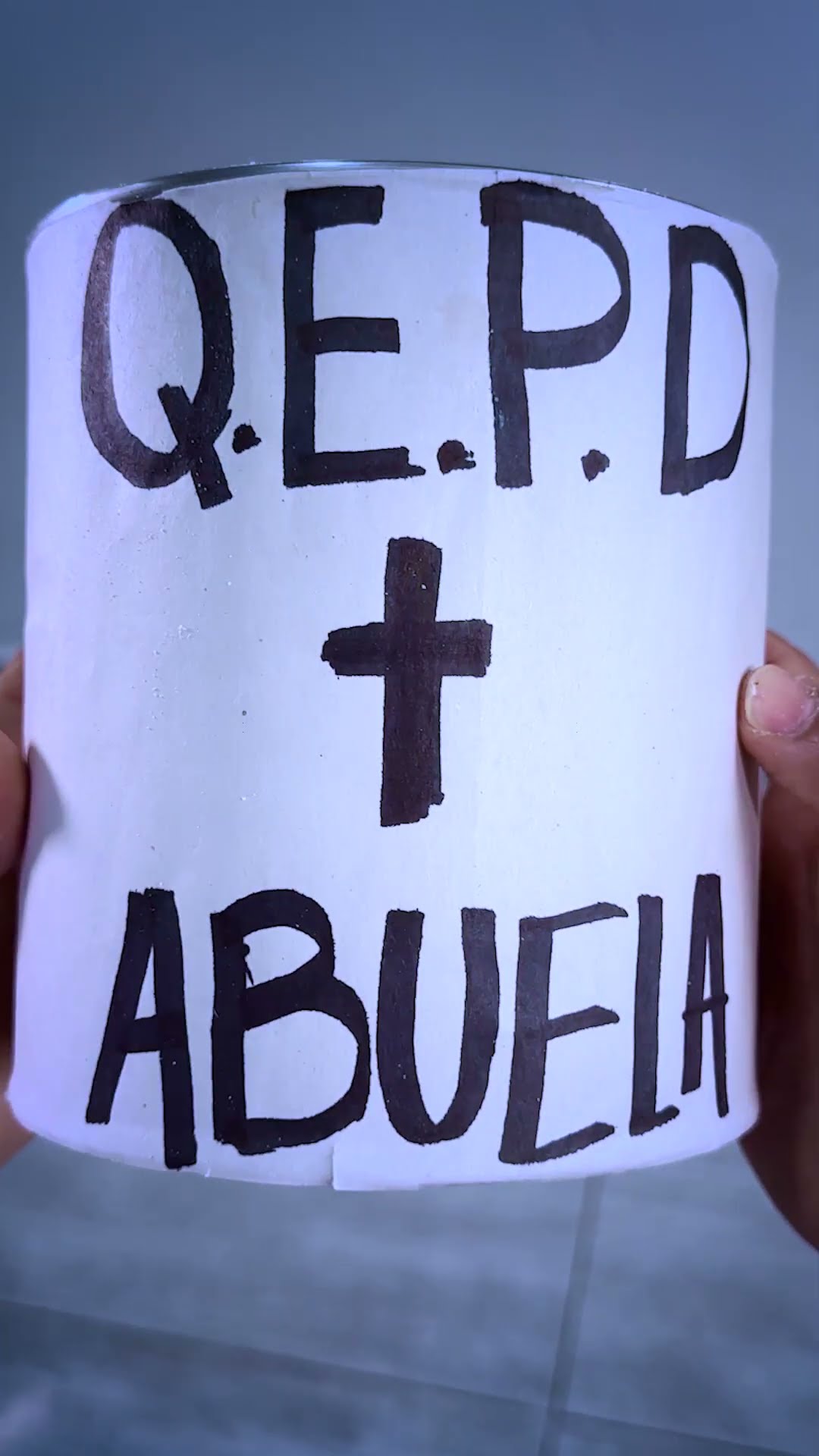 LAS CENIZAS DE LA ABUELA