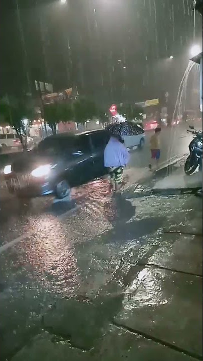 jemput nenek hujan hujan