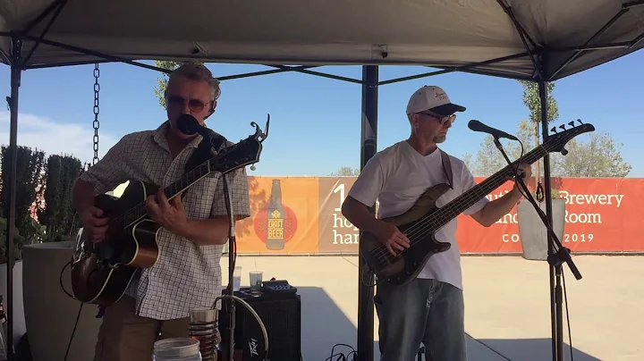 Terry Mullins Duo   Stray Cat Strut  @ Axis in Tes...
