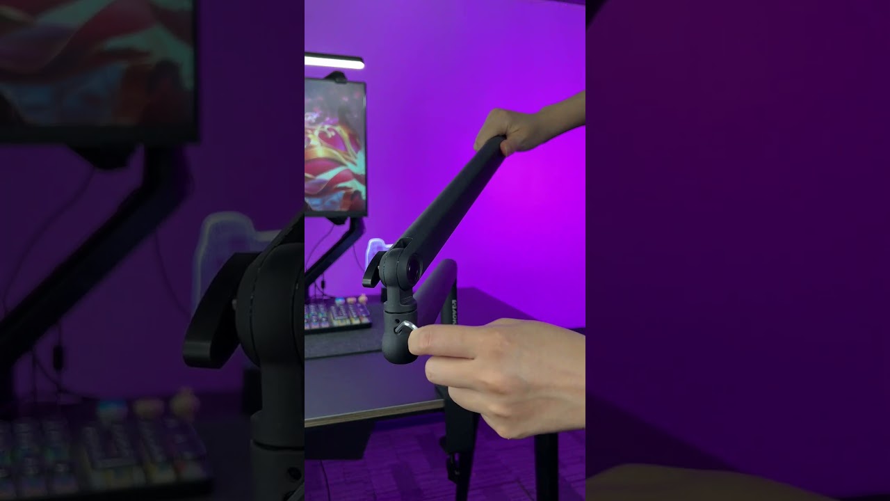 AK-55 is all about a clean, distraction-free setup