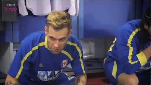 Jason Bent takes a disliking to a teammate - Lee N...