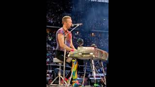 Coldplay LIVE - Chris Martin whistling "Engel" and being adorable 😍 - Berlin - July 10th 2022