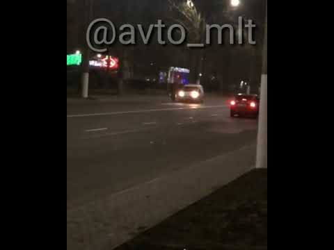В Мелитополе женщина пыталась остановить машину на дороге