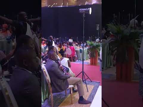 MBEGA VESTINA BA MUBYINIYE NEZA UMUGABO WE ARI SHIMA